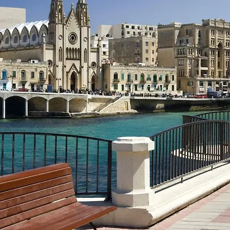 Gorgeous With Terrace In Fort Cambridge, Pool Sliema