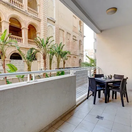 Gorgeous With Terrace In Fort Cambridge, Pool * Sliema